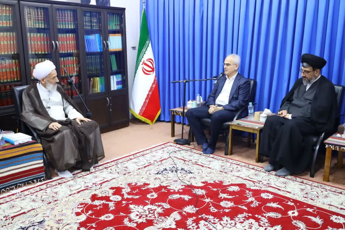 دیدار آیت‌الله محمدی لائینی با رئیس، معاونان و مسئول نهاد نمایندگی مقام معظم رهبری در دانشگاه علوم پزشکی مازندران