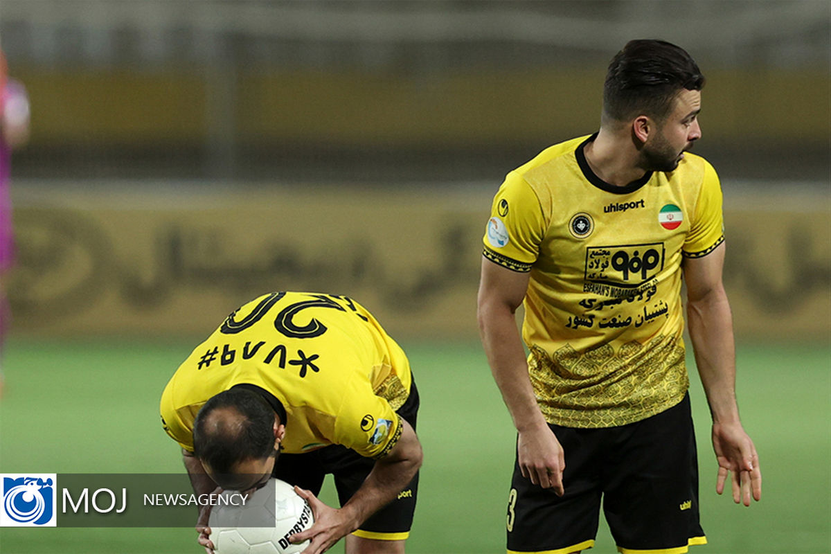  دیدار تیم‌ های فوتبال سپاهان و شهر خودرو