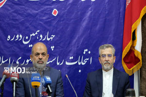 علی باقری کنی در در ستاد انتخابات خارج از کشور حضور یافت