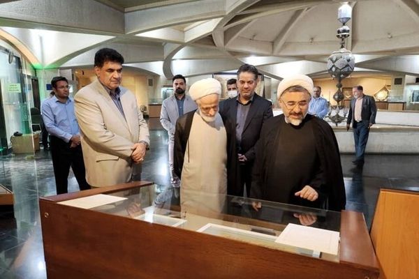  معاون حقوقی رئیس‌جمهور از موزه قرآن کریم بازدید کرد