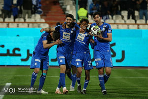 دیدار تیم های فوتبال استقلال تهران و استقلال خوزستان