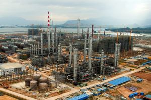 اشتغال ۱۰ نفر از بانوان در صنایع انرژی بر پارسیان