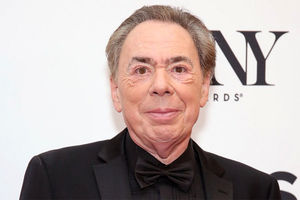 تئاتر موزیکال سیندرلا اجرا می‌شود