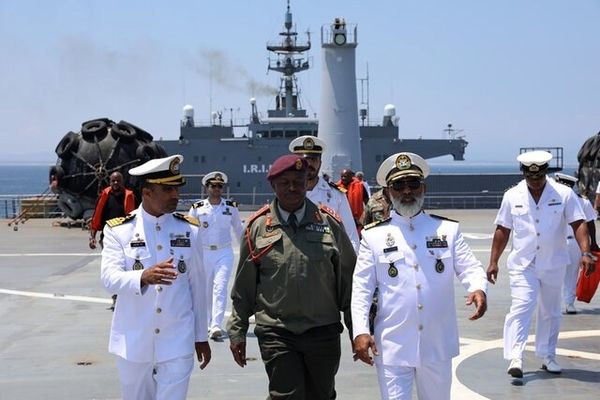 کارکنان ناوگروه نیروی دریایی چین و آفریقای جنوبی در ناوبندر مکران و ناوشکن شهید نقدی حضور یافتند