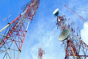 فاصله مناسب؛ دکل های مخابراتی