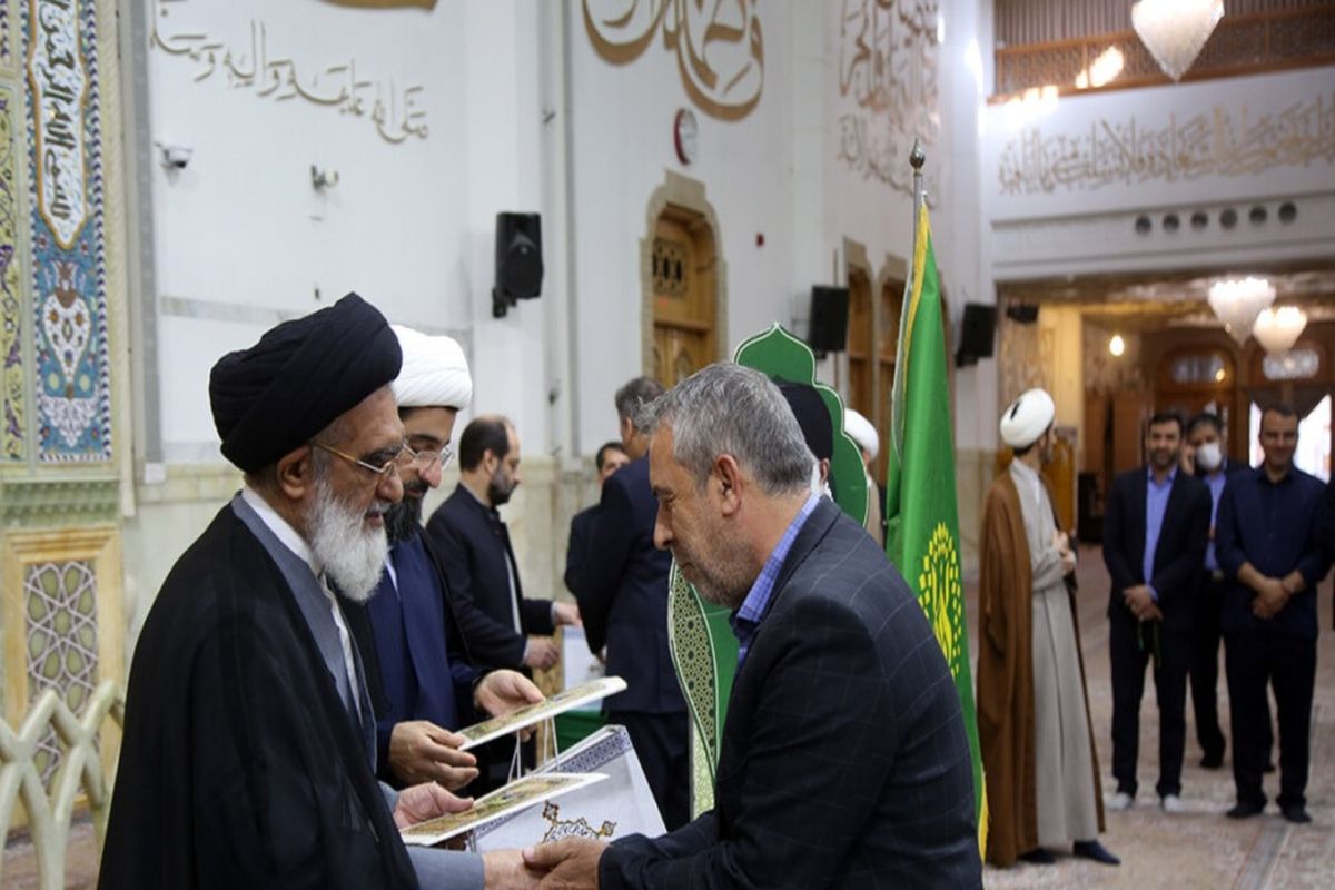 تقدیر از خادمان