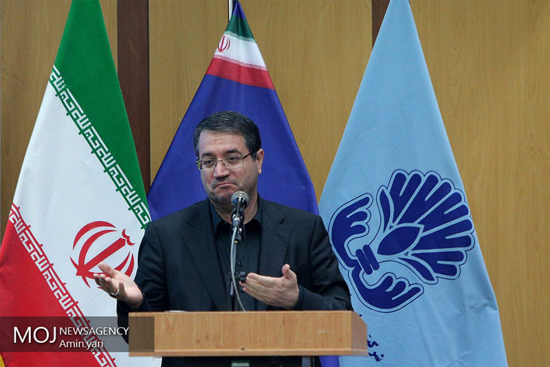 تقویت مناسبات تجاری با کشورهای همسایه در اولویت سال 98 قرار دارد