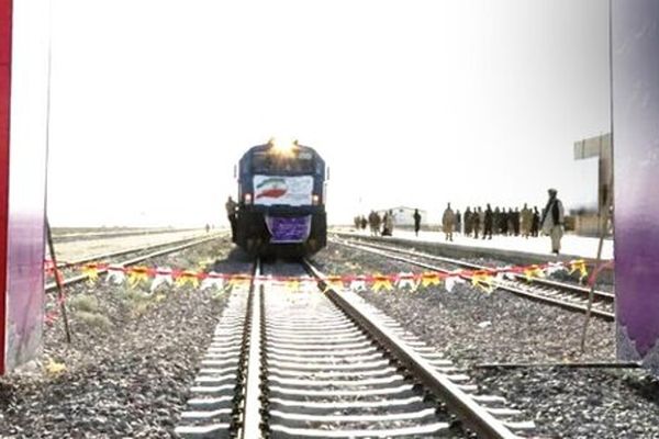 سفیر افغانستان بر تسهیل تردد قطارهای باری میان دو کشور تاکید کرد