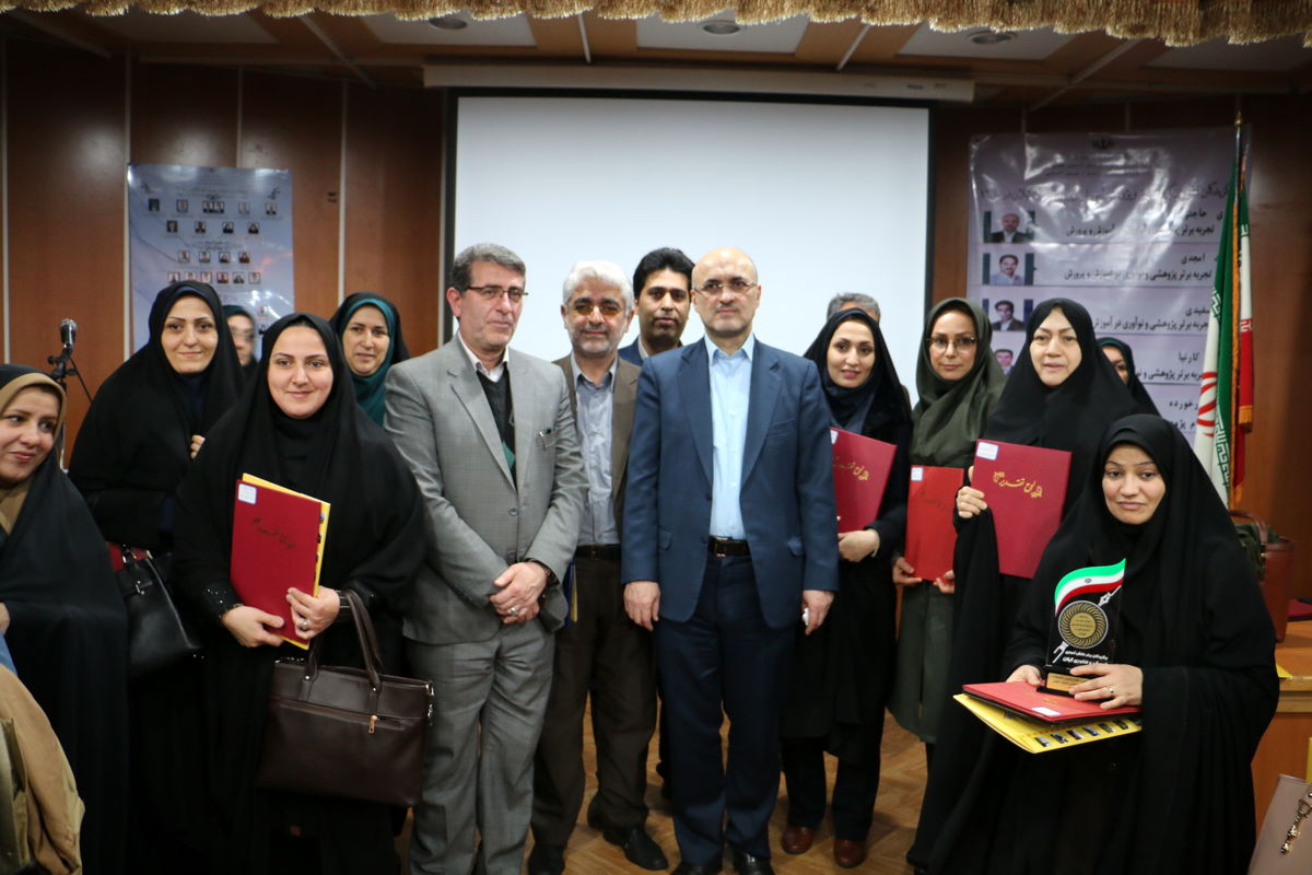 تجلیل از فرهنگیان پژوهنده