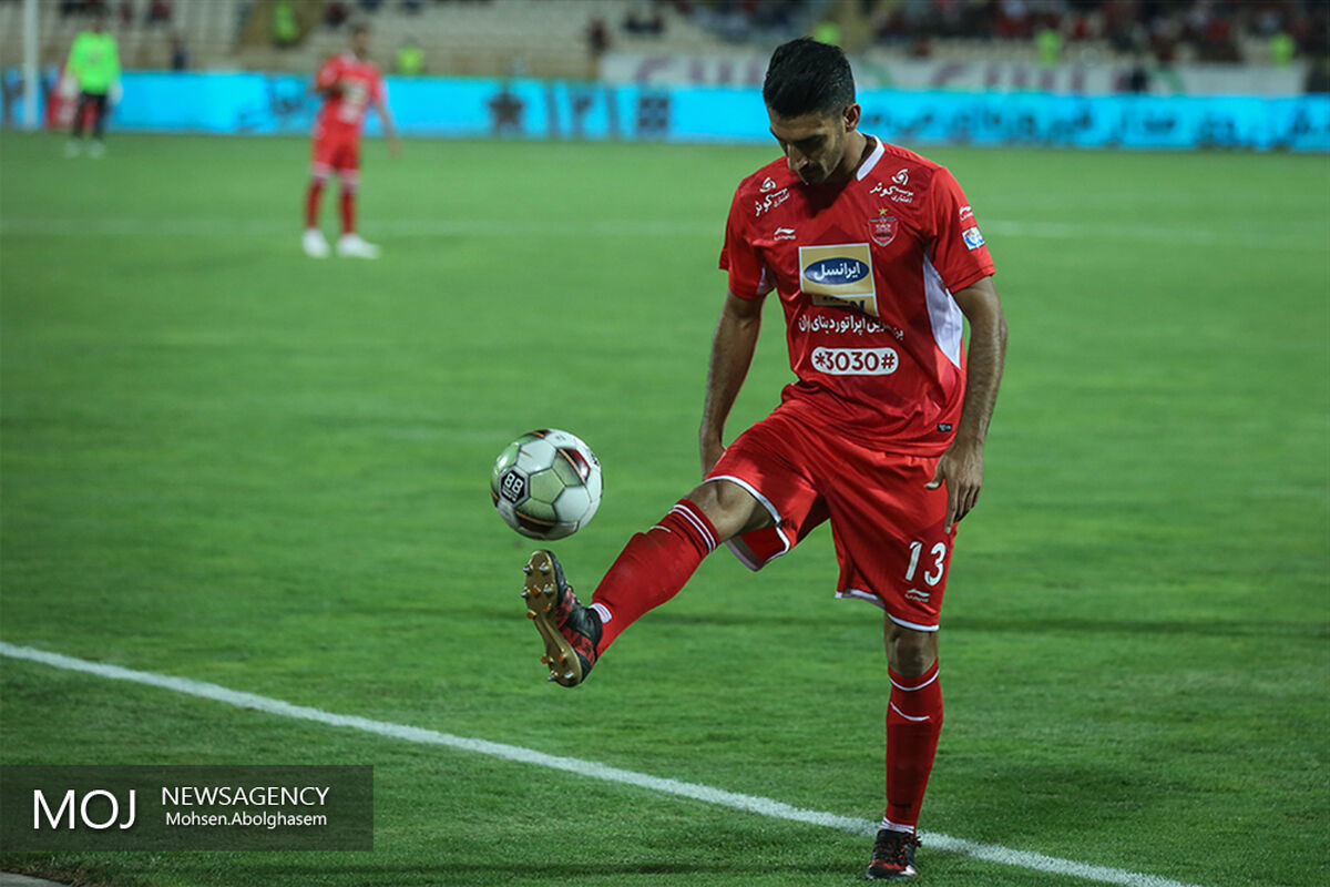 دیدار تیم های فوتبال پرسپولیس و فولاد خوزستان