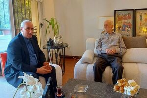 مهدی تاج به عیادت محمود خوردبین پیشکسوت پرسپولیس رفت