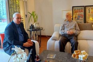 مهدی تاج به عیادت محمود خوردبین پیشکسوت پرسپولیس رفت