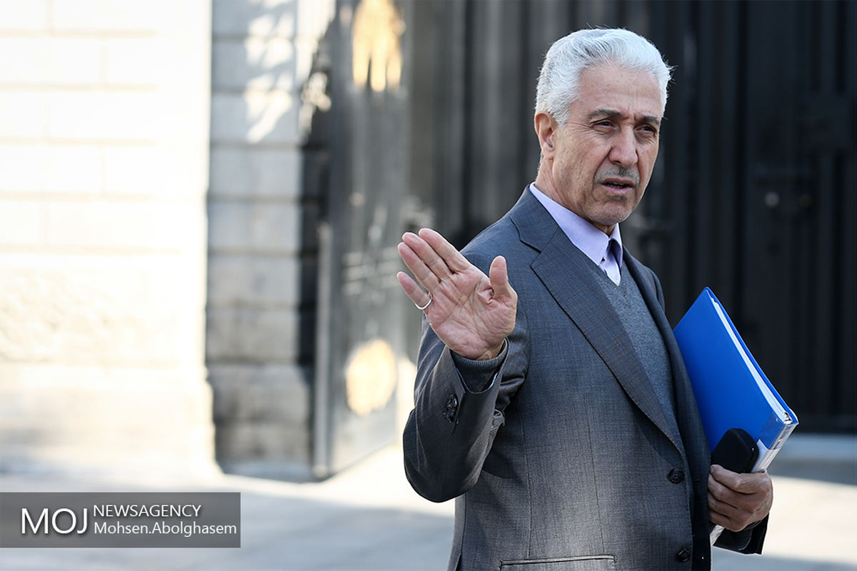 حاشیه جلسه هیات دولت - ۲۴ بهمن ۱۳۹۷/منصور غلامی وزیر علوم