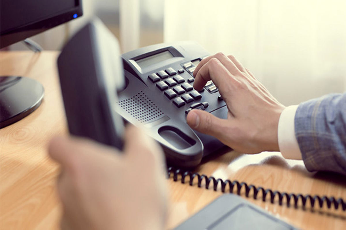 تماس-تلفنی-فروشندگان-جوان