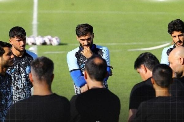 مذاکرات مدیران استقلال برای تمدید قرارداد بازیکنان آغاز شد