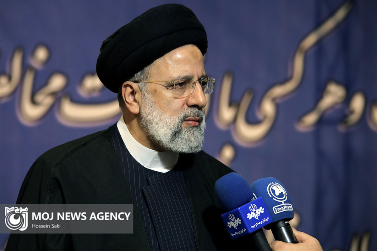 حضور رئیس جمهور پای صندوق اخذ رای