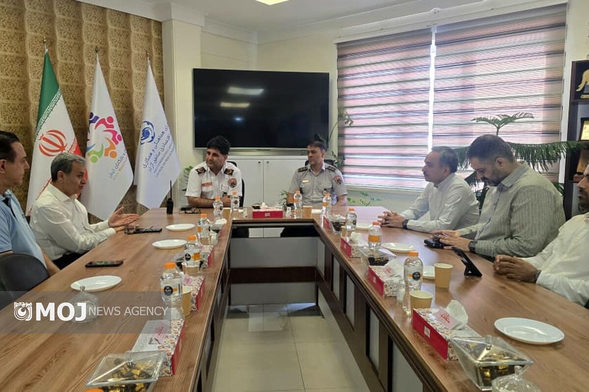 نشست آتش نشانی کیش با جامعه بازاریان کیش