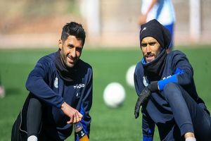 حسینی سنگربان استقلال مقابل هوادار؟ 