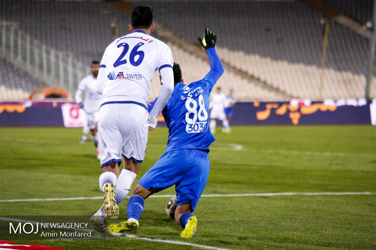 دیدار تیم های استقلال تهران و گسترش فولاد تبریز