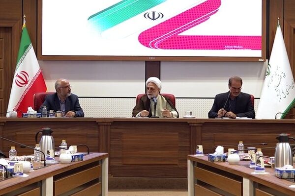 مسئولین همه اتفاق‌نظر دارند که در برابر دشمن نباید کوتاه آمد