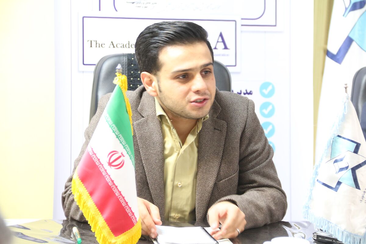 مدیر عامل فن آروان حکیم (1)