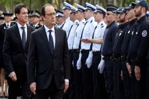 وقتی نیروی پلیس از دست دادن با رئیس جمهور خودداری می کند