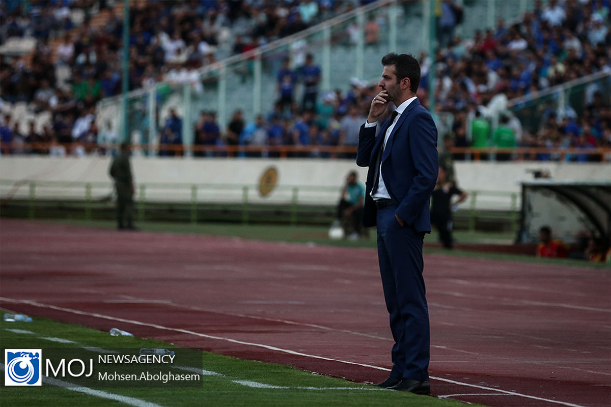 دیدار تیم های فوتبال استقلال تهران و فولاد خوزستان