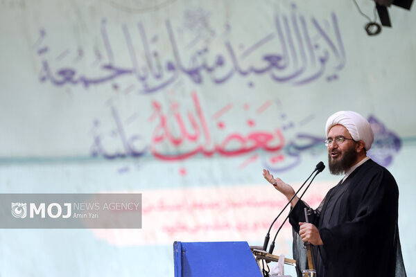 انقلاب اسلامی محصول مکتب امام حسین (ع) است