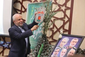 پویش «ایران سرافراز» در مدارس با برافراشتن پرچم جمهوری اسلامی آغاز شد