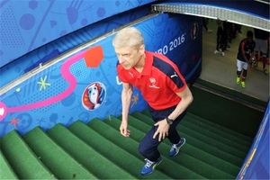 ونگر از بازنشستگی می‌ترسد