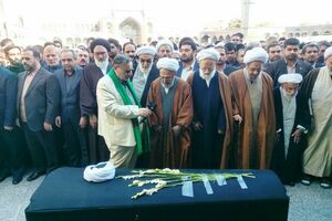 پیکر آیت‌ الله مومن در حرم مطهر حضرت معصومه(س) آرام گرفت