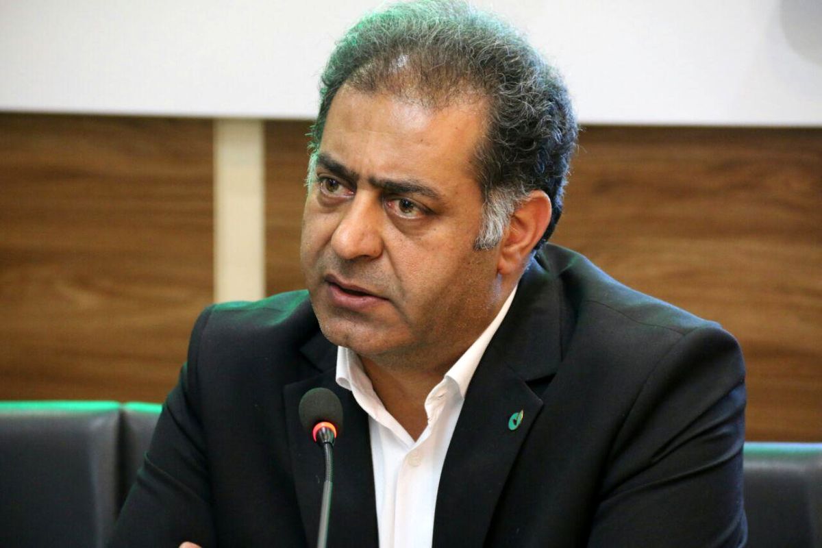 اصفهان- مدیر عامب بانک قرض الحسنه مهر ایران