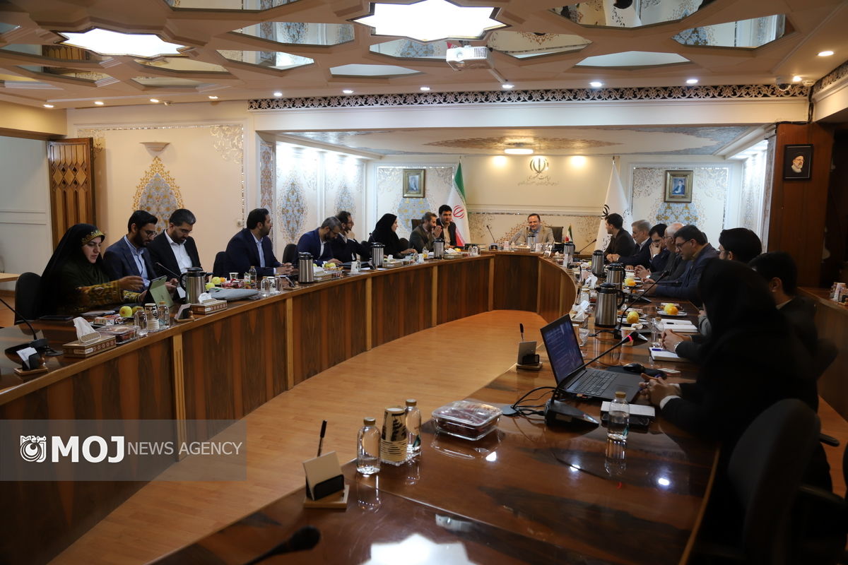 جلسه مناطق آزاد  رشد اقتصادی کیش