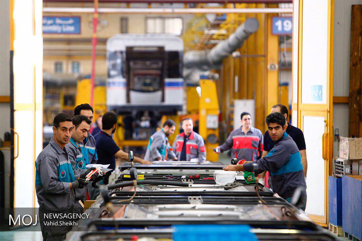 بازدید شهردار تهران از کارخانه واگن سازی