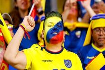 ترس مرد اکوادوری از همسرش در جام جهانی ۲۰۲۲ +عکس