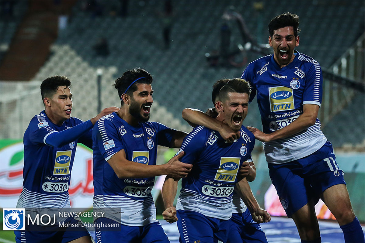 دیدار+تیم+های+فوتبال+استقلال+و+فجر+شهید+سپاسی