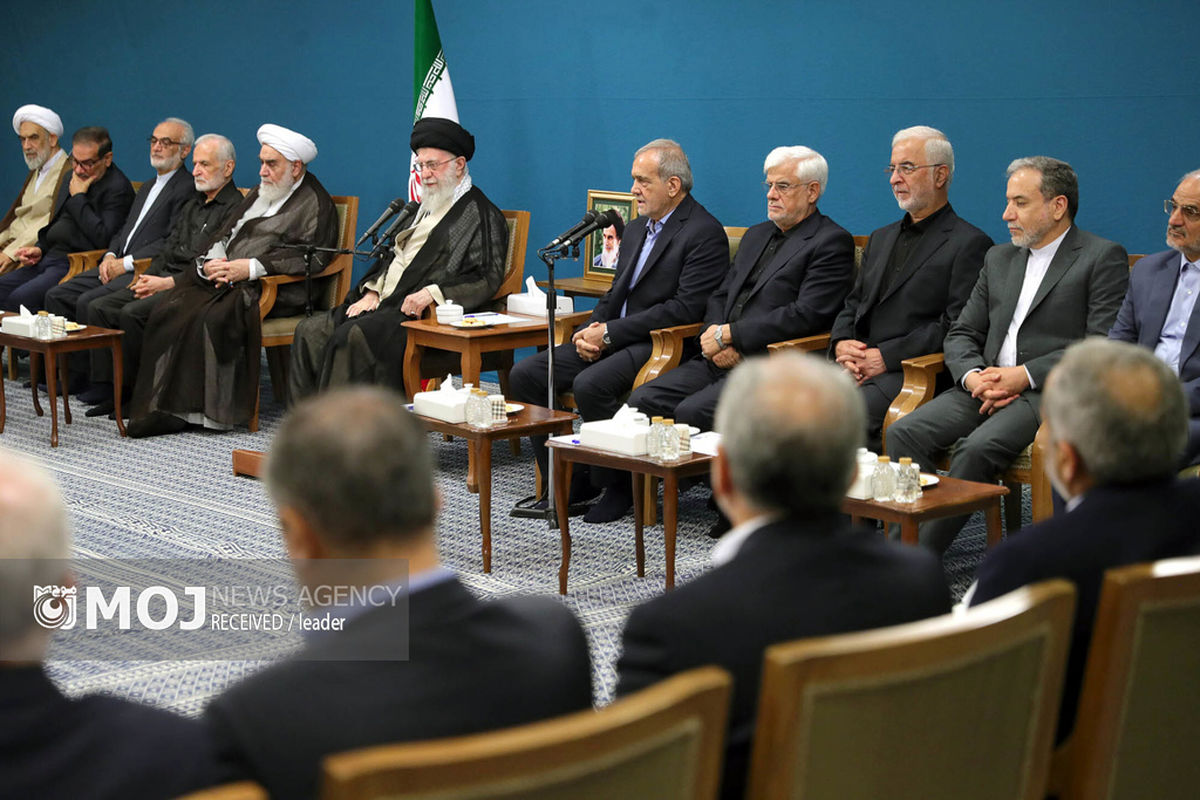 نخستین دیدار هیئت دولت چهاردهم با رهبر معظم انقلاب