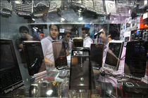 بازار سیاهی که همراه اول درست کرد / سیم کارت هایی با نرخ ۵۰ برابر معمول