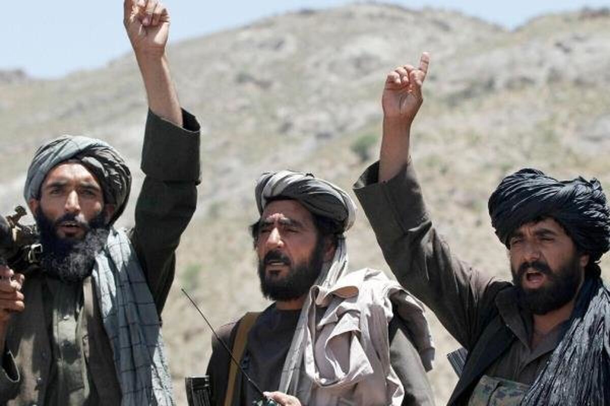 سقوط یک پایگاه امنیتی در فراه به دست طالبان