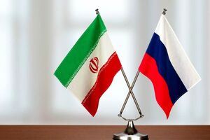حضور فرماندهان نیروی دریایی ایران و هند در مراسم نیروی دریایی روسیه