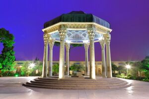 آشنایی با حافظ و سعدی را باید از مدارس آغاز کرد