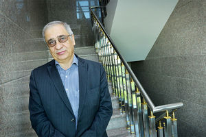 تسویه بدهی دولت با تسعیر نرخ ارز به ذخایر ارزی صدمه می‌زند