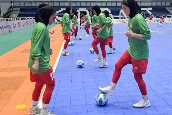 زنان فوتسالیست استقلالی با 6 گل آبروی مردان آبی را جمع کردند