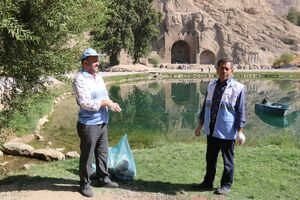 محوطه تاریخی طاق‌بستان در روز جهانی بهداشت محیط پاک‌سازی شد
