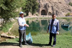 محوطه تاریخی طاق‌بستان در روز جهانی بهداشت محیط پاک‌سازی شد