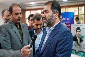 بازدید استاندار اصفهان از آثار روابط عمومی ذوب آهن