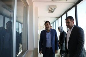 وزیر ورزش و جوانان از جاسم دلاوری عیادت کرد