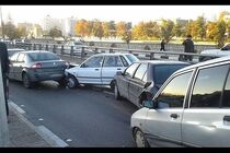مصدوم شدن ۷ نفر در تصادف زنجیره‌ای ۱۲ خودرو در بزرگراه یادگار