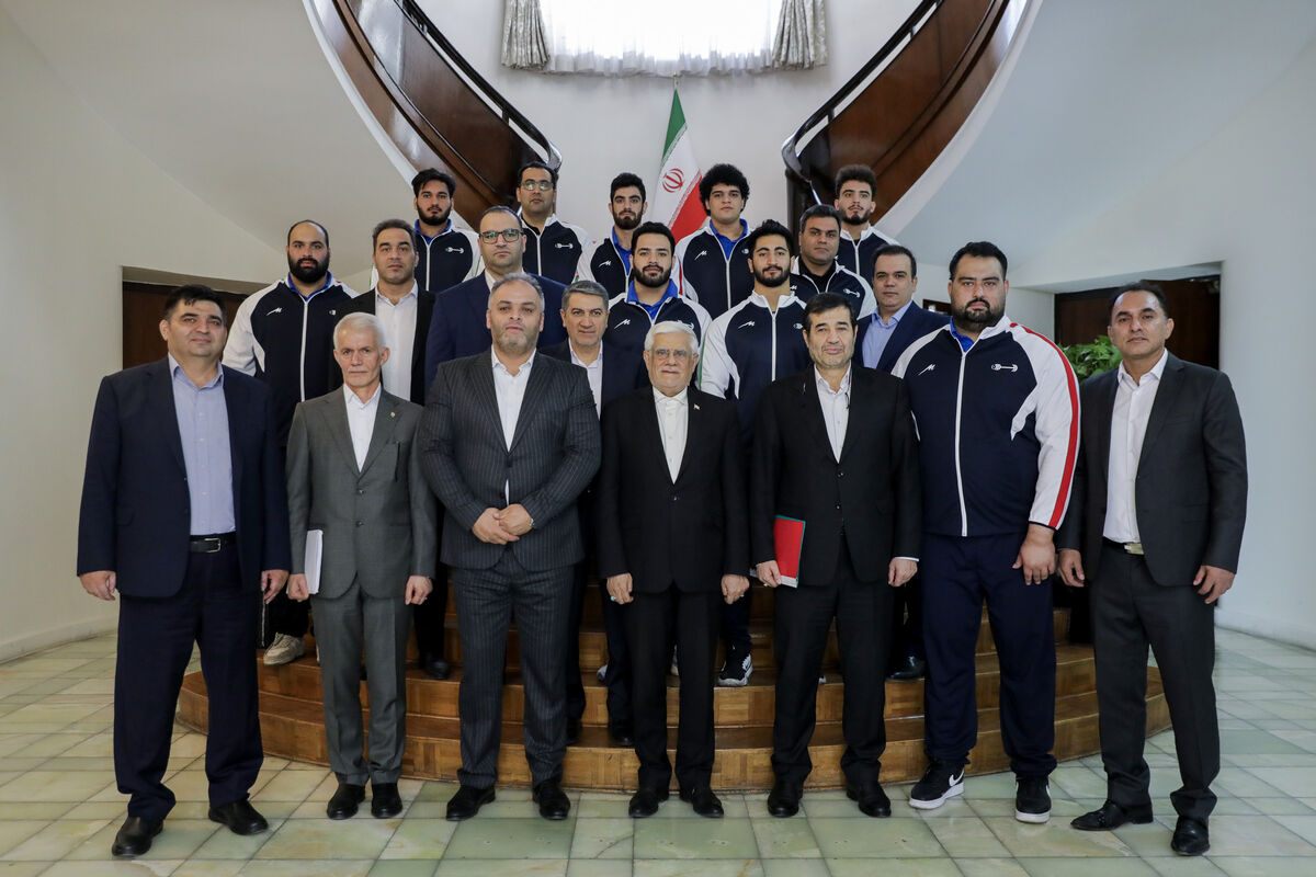 معاون اول رئیس‌جمهور در دیدار با رئیس فدراسیون، کادر فنی و اعضای تیم ملی وزنه‌برداری:
