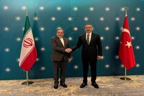 عباس عراقچی و هاکان فیدان در استانبول دیدار کردند